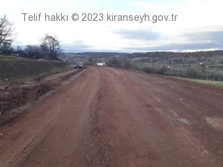 Kıranşeyh Köyü ile Gazelyakup Köyü arasındaki köy yolunun asfalt kaplamasının bozuk ve yolun dar olması nedeni ile Kütahya İl Özel idaresi ekipleri köy yollarında yol genişletme çalışmalarını başlattı.